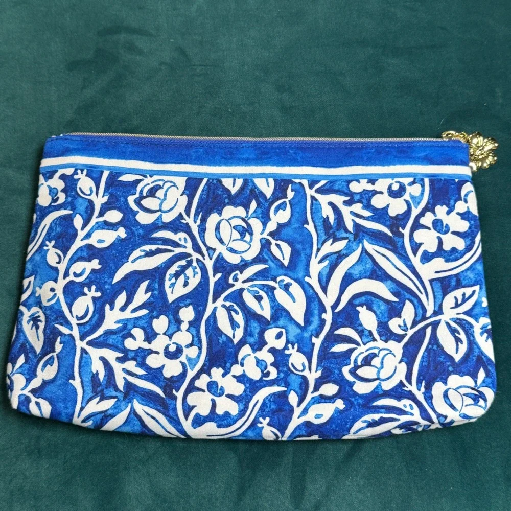 Estee Lauder Blue Floral Print Cosmetic Bag‎ Pouch Zipper Gold Flower Charm